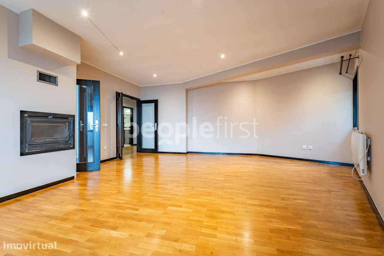 Apartamento T3 Remodelado com Terraço de 85m² – Rua de Murjães, Gon...-6