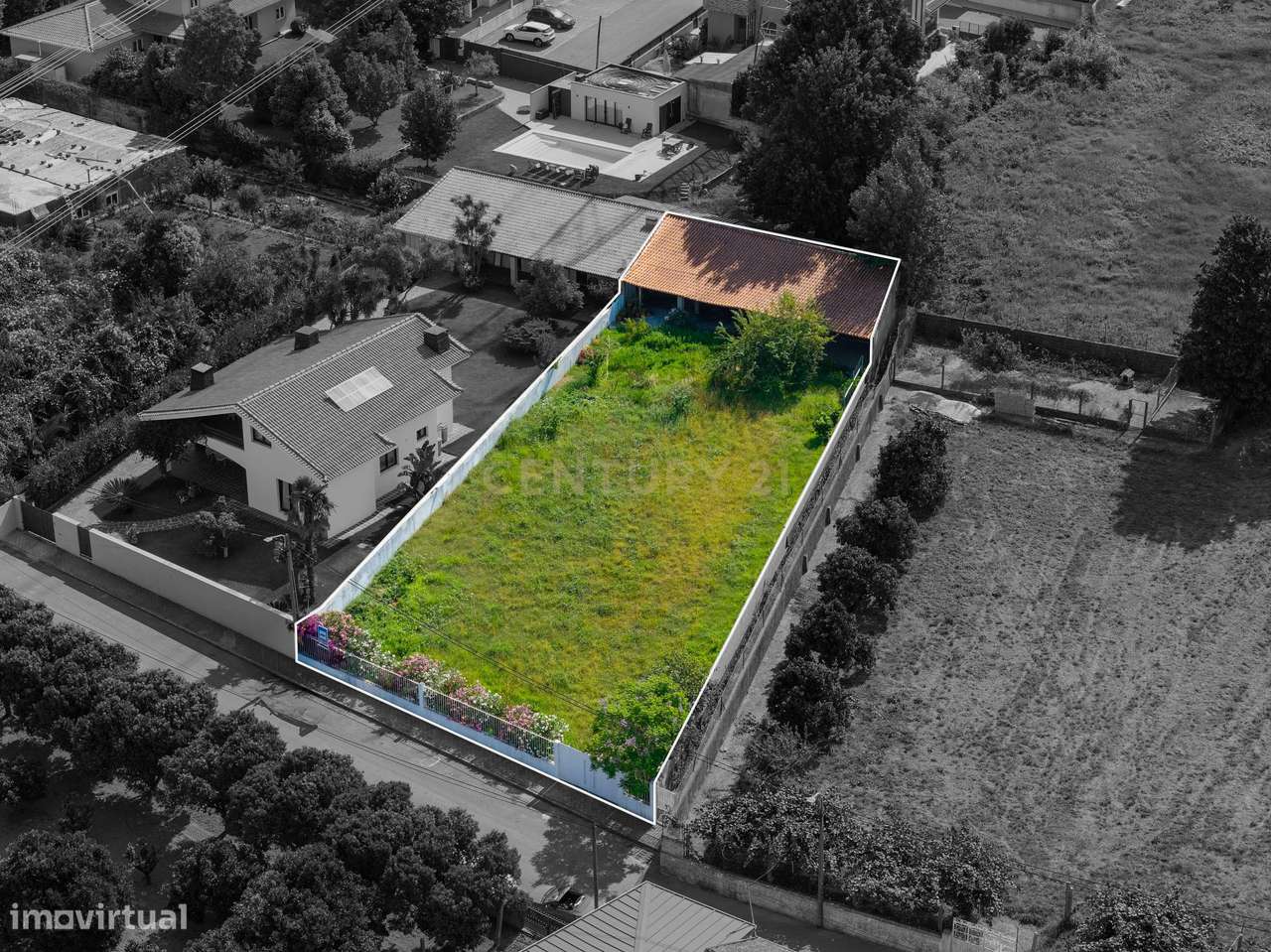 Terreno para construção já vedado em 4 frentes-11