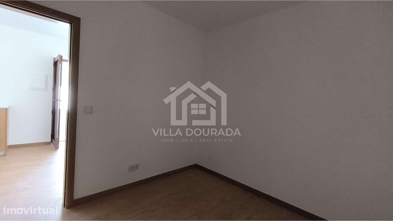 T0+1 Novo com lg Garagem em O. do Douro-15
