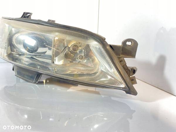 Opel Vectra B 99-02 LAMPA PRAWA przednia przód XENON 0301179272 - 2