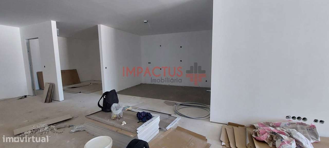 Apartamento T2 com terraço junto ao Metro-6