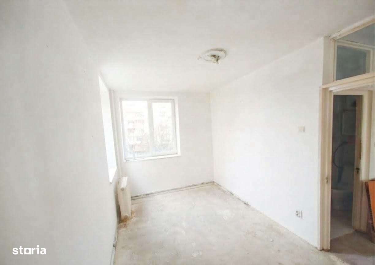 Vand apartament 3 camere zona Onix Grivitei-2