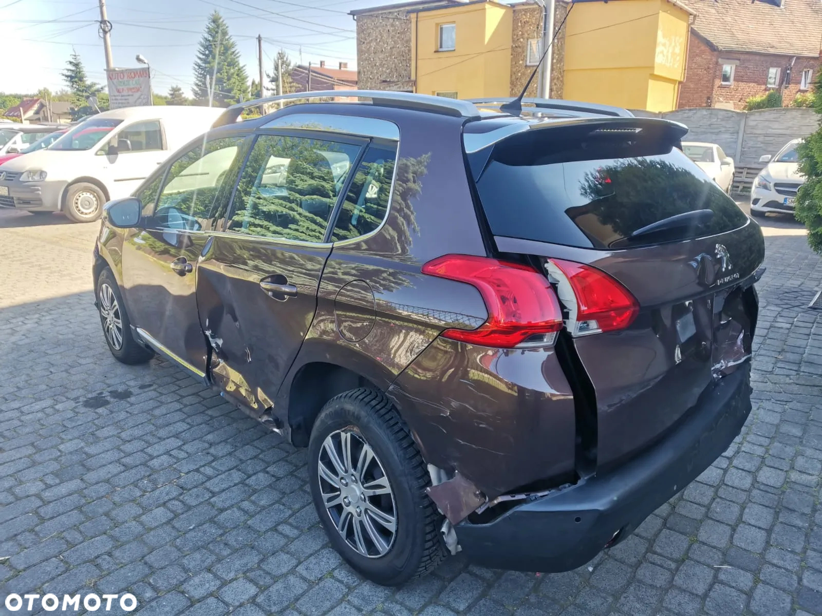 Peugeot 2008 1.6 e-HDi Allure S&S - 4