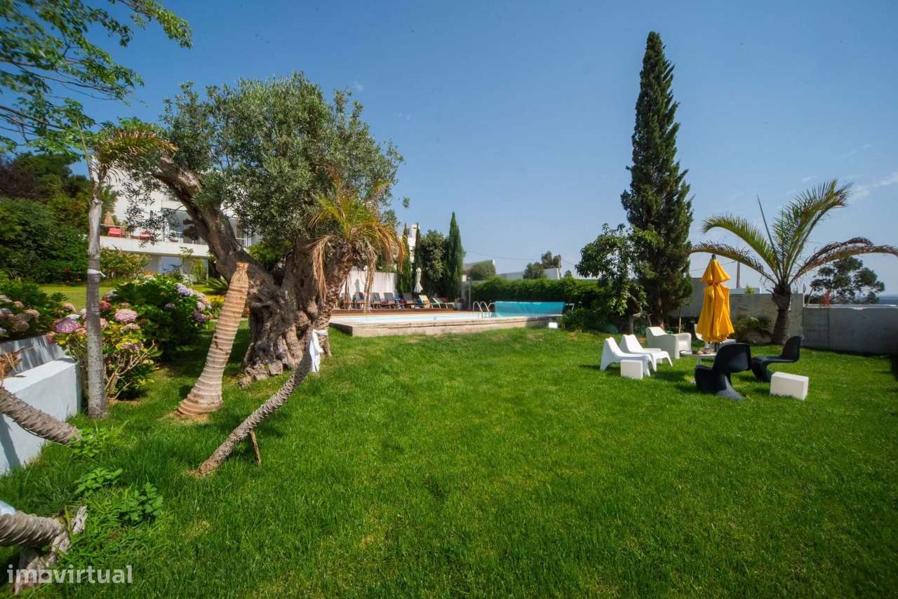 Moradia Contemporânea com Vista Mar e Piscina, Próxima da Beloura e Es-16