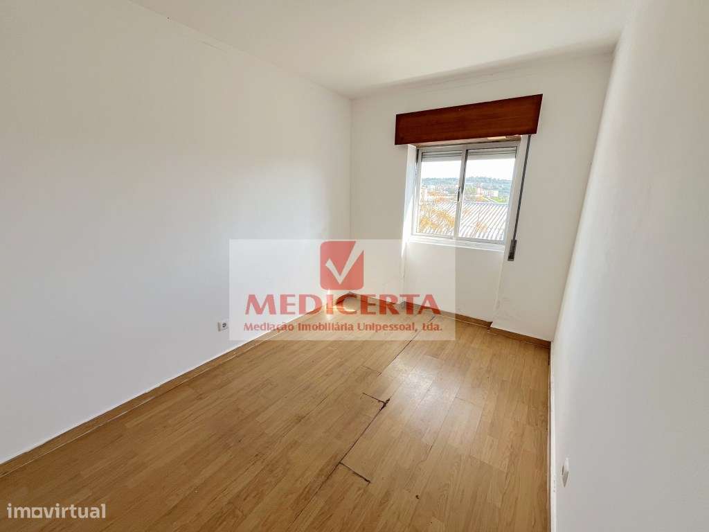 Carnaxide T3 - Central - Prédio Pequeno - Grande imagem: 5/20