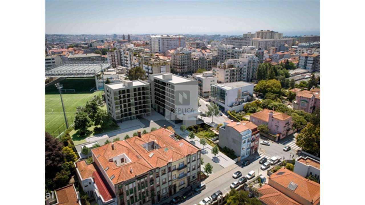 Apartamento T1 com Garagem no Edifício Zeca Afonso em Paranhos-5