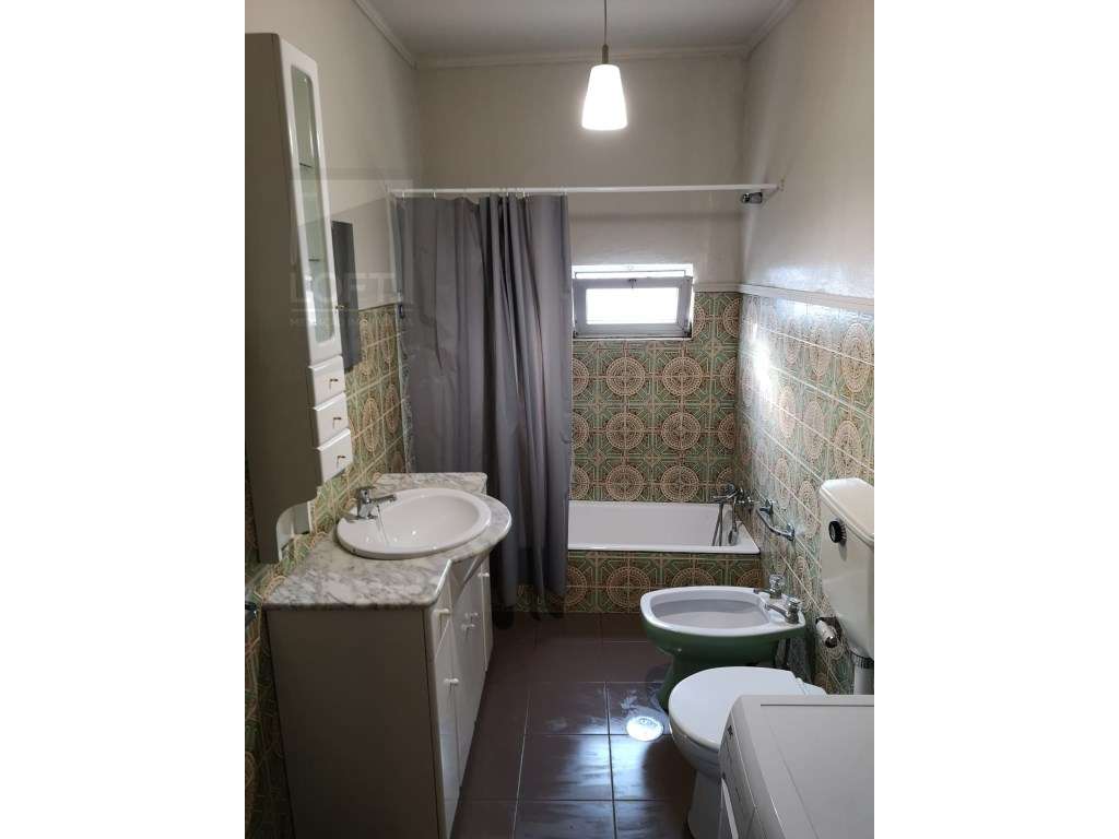 Condomínio com 6 Moradias V2 /V3 Mobiladas e Equipadas-9