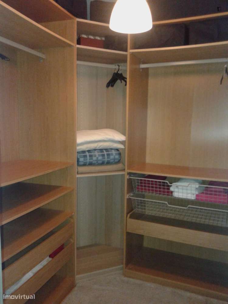 Quarto - localizado em Amadora Lisbon - Grande imagem: 4/9