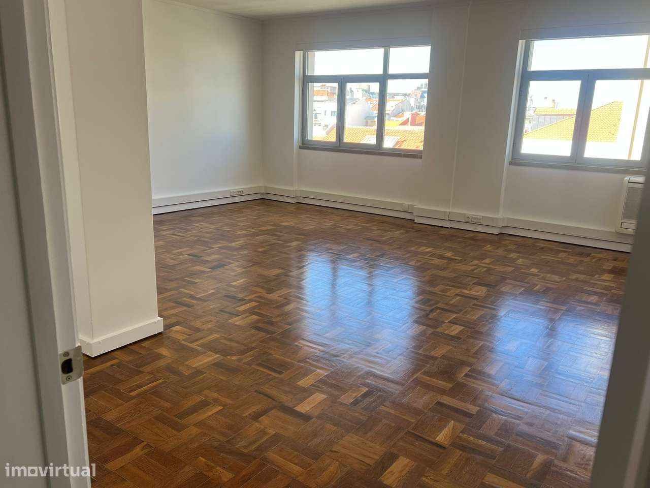 Fantástico escritório na Avenida da República - Grande imagem: 5/17