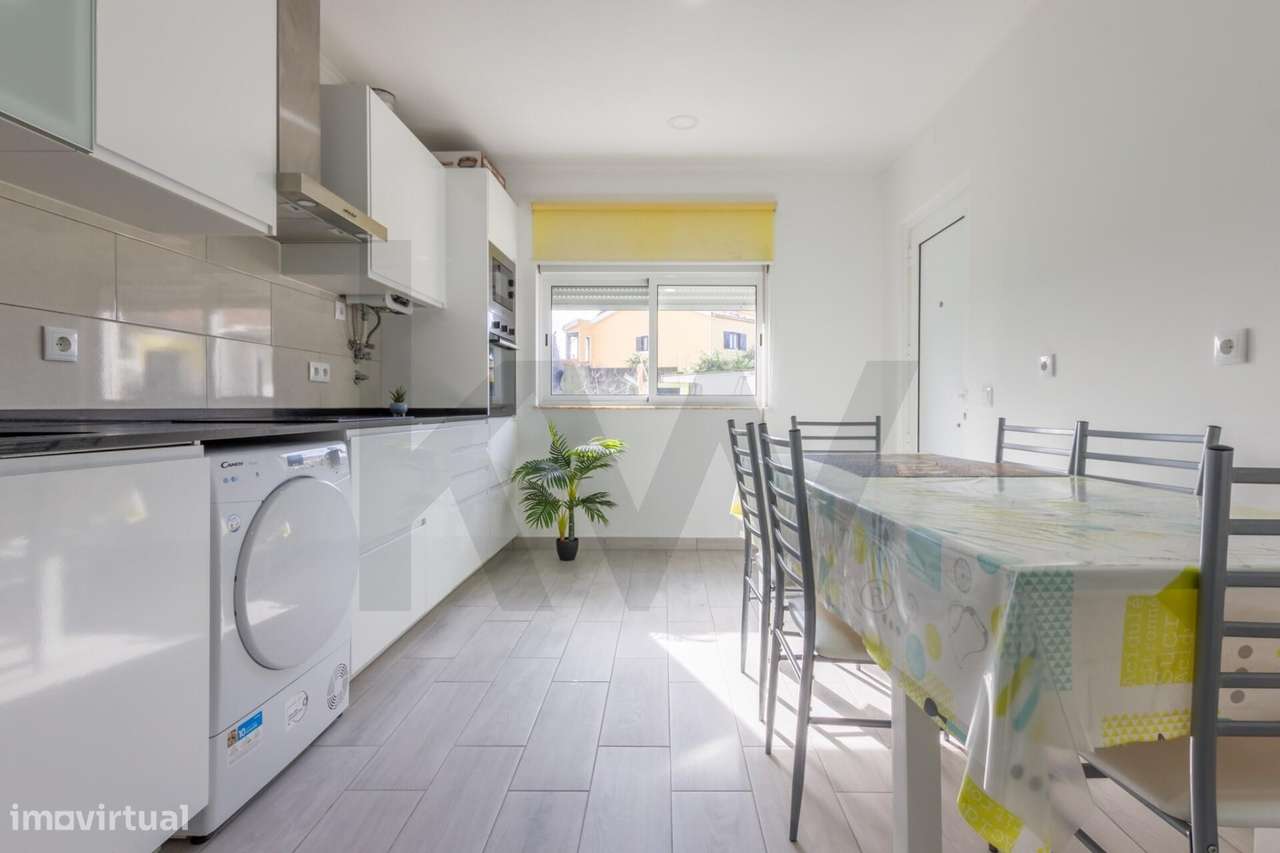 ✨ MORADIA T2 TOTALMENTE REMODELADA | TERRENO 1.213 m2 | SANTO ANTÓNIO - Grande imagem: 3/27