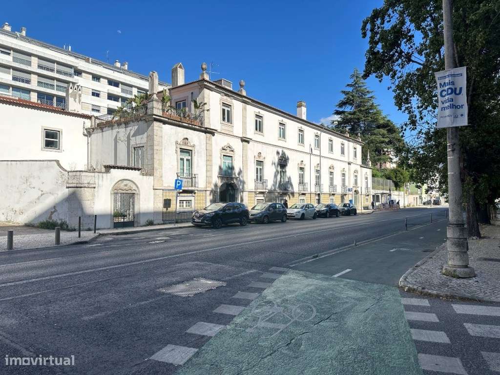 Loja com 6 lugares de parqueamento, 2 wc, na Alameda Linha Torres - Grande imagem: 4/30
