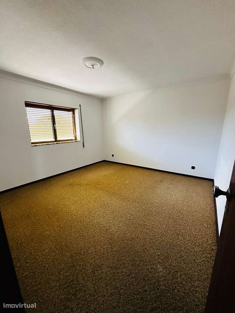 Imóvel de banco : escritura ao abrigo do simplex-44