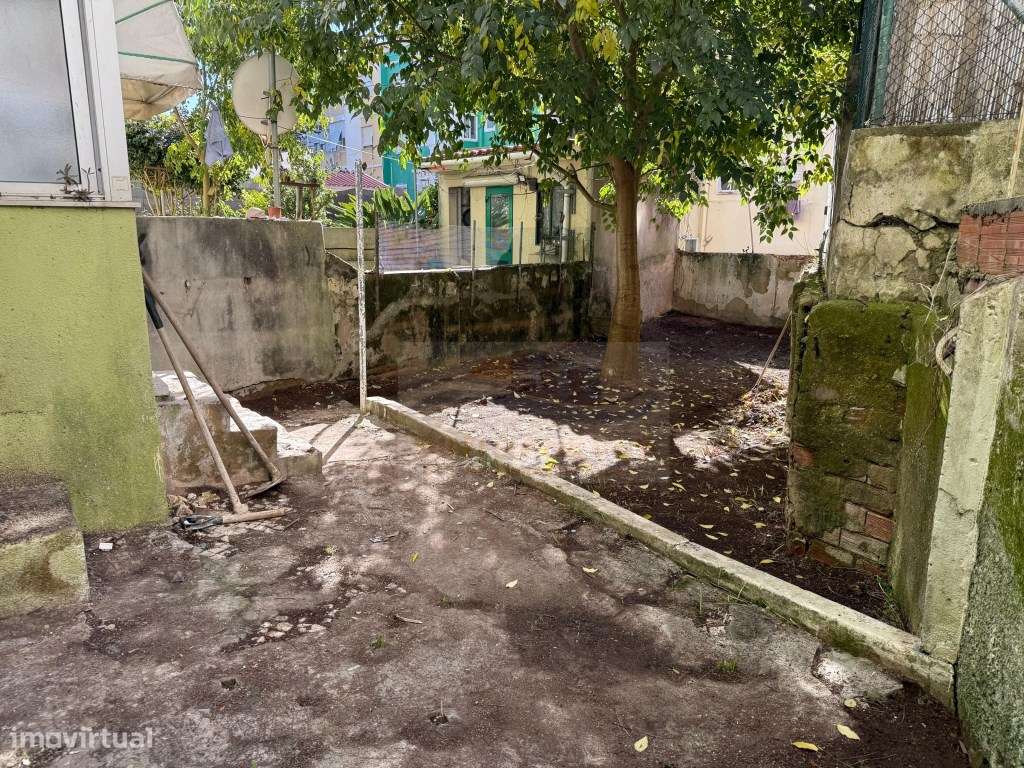 Deslumbrante T2 Totalmente Remodelado com terraço - Amadora-2