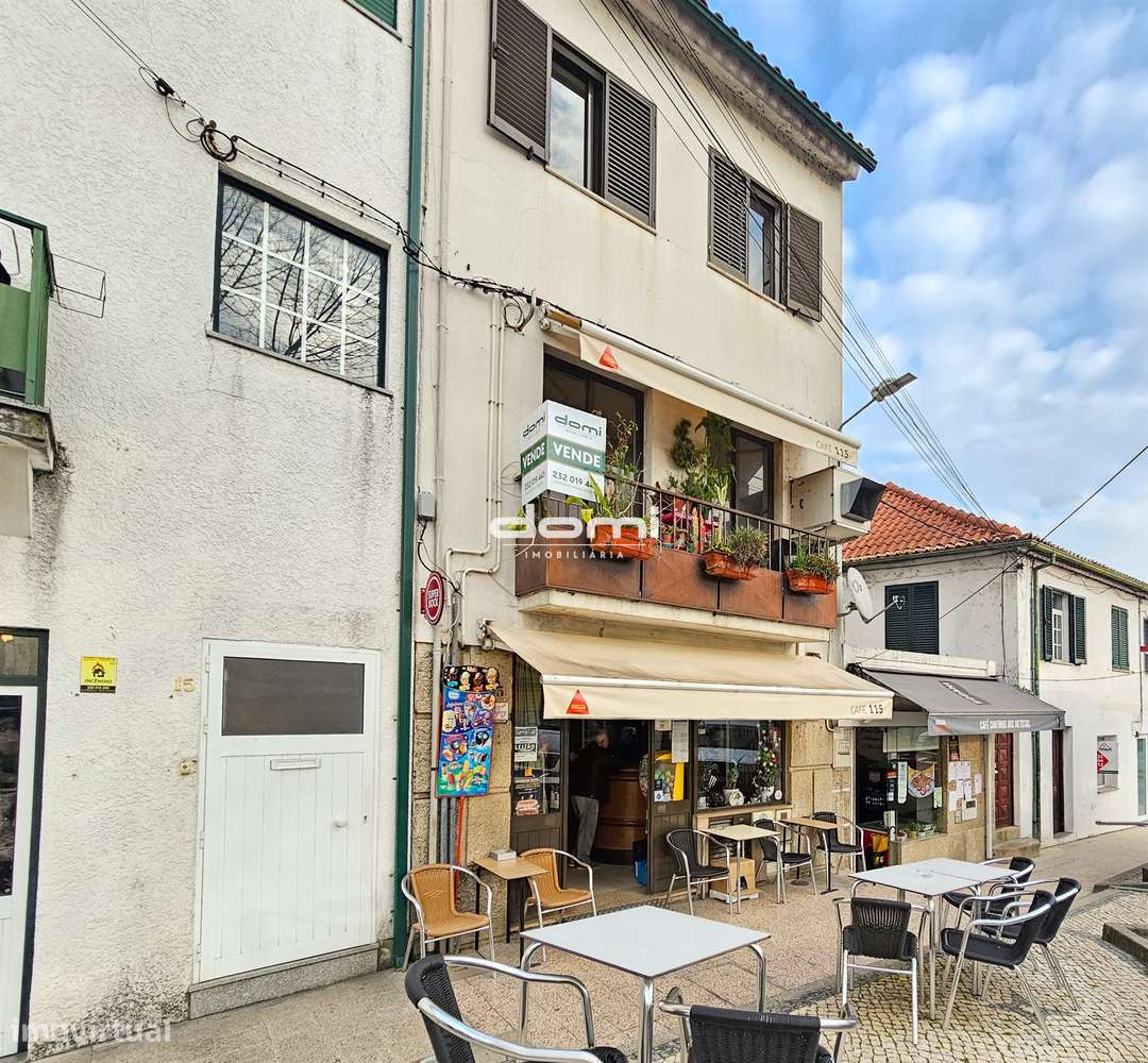 Prédio no Centro de São Pedro do Sul - Grande imagem: 1/13