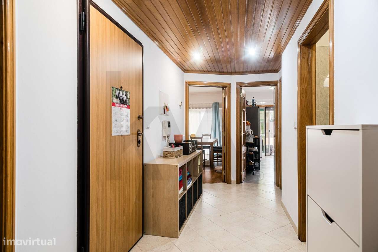 Quer um terraço gigante e dois quartos numa casa em Queluz?-3