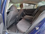 Volkswagen Passat 2.0 FSI Comfortline - 13