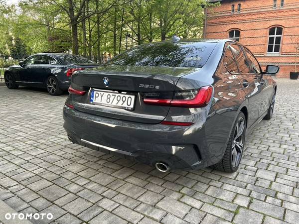 BMW Seria 3 330e M Sport - 5