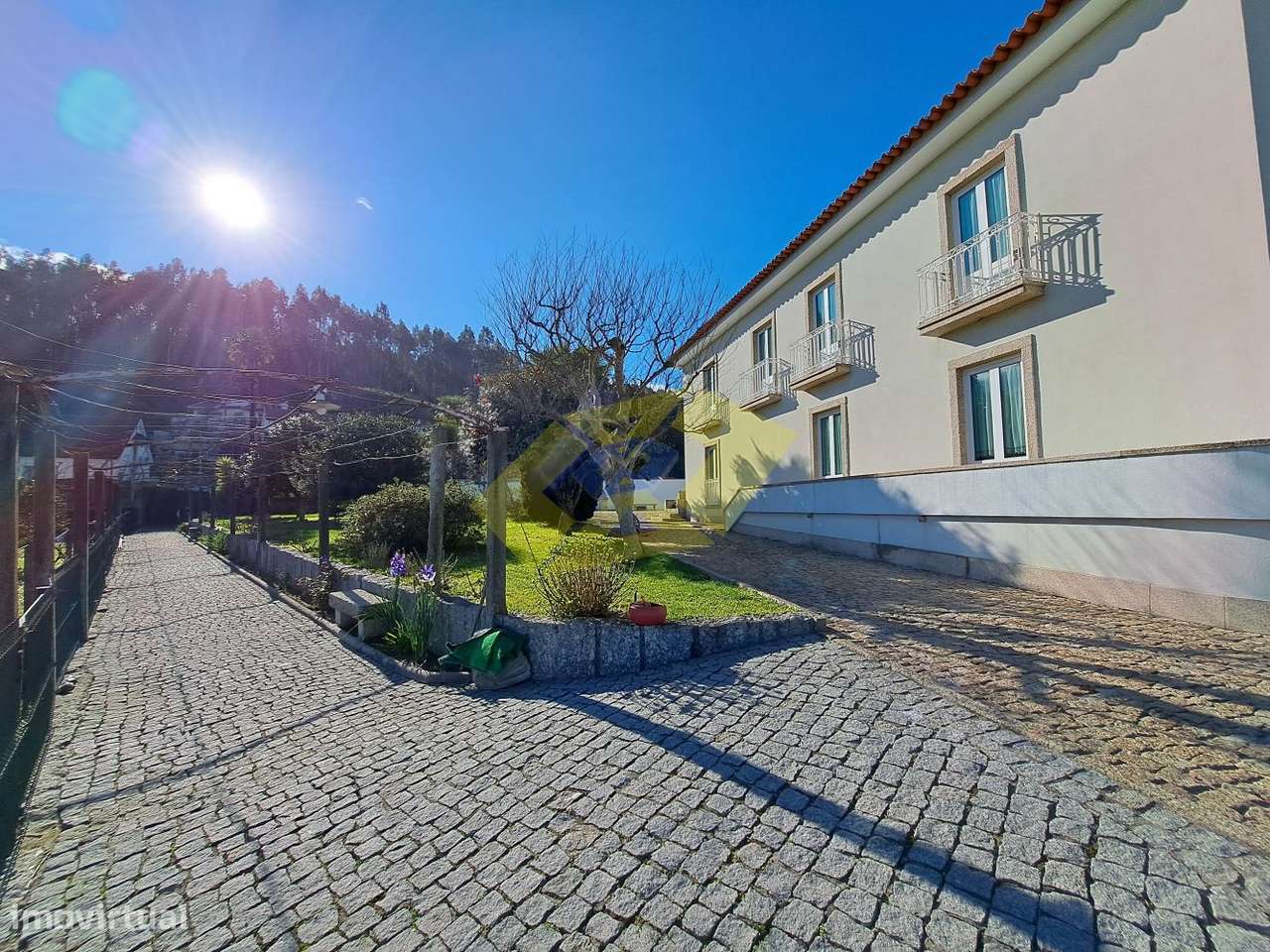 Moradia T3 em Pombeiro + Terreno Rústico-32