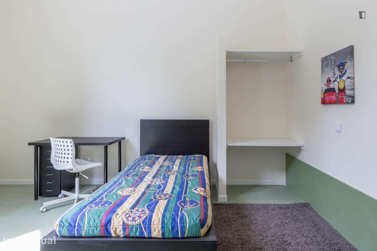 Quarto - localizado em Paranhos Porto - Grande imagem: 3/10