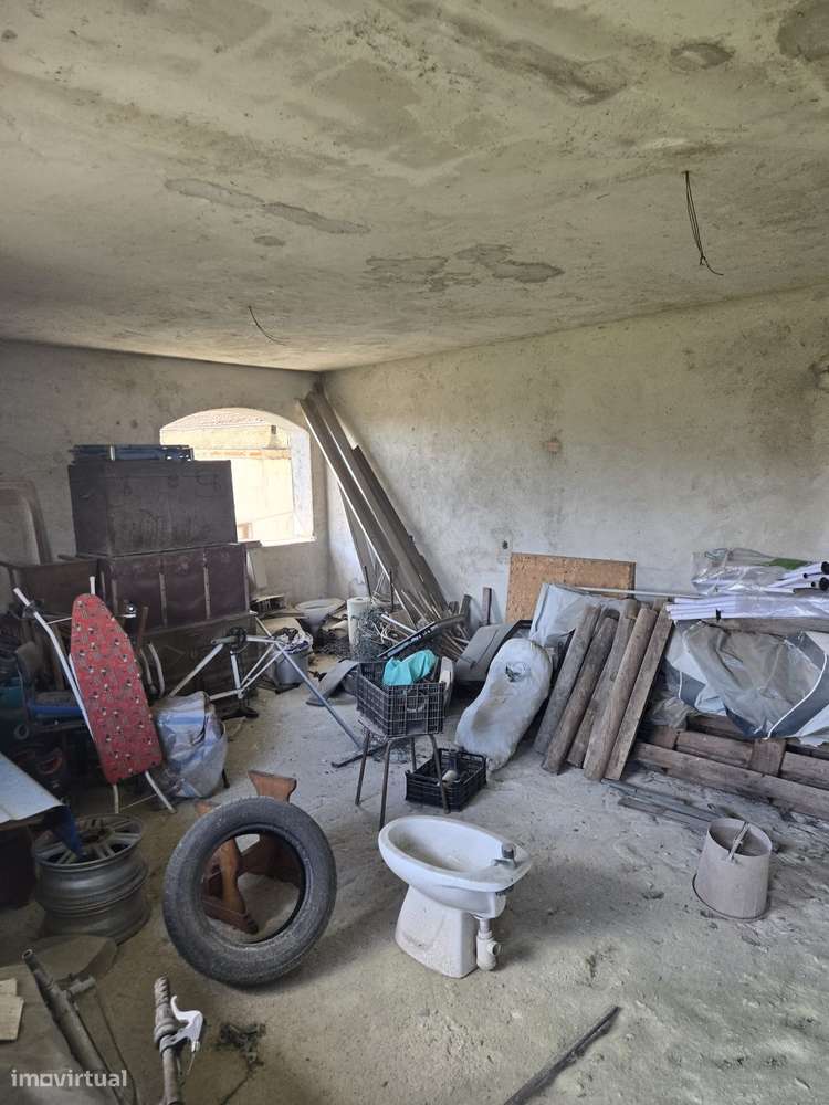 Terreno para construção com 955m2 com casa pronta de pedreiro.-7