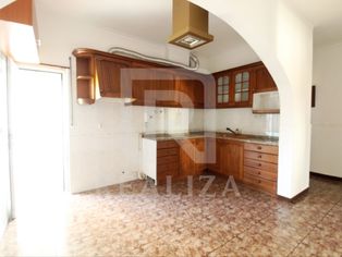 Apartamento T2 com marquise na Torre ...