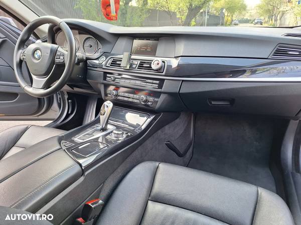 BMW Seria 5 520d Aut. - 11