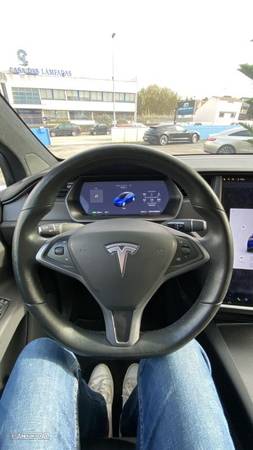 Tesla Model X 75D - 35