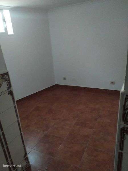 Arrenda-se T1 Ramada - Odivelas - Grande imagem: 4/12