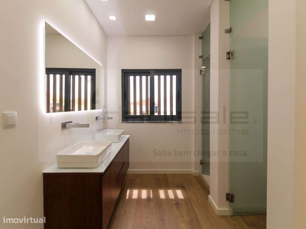 Moradia T4 em condomínio fechado em Loures, com piscina!-36