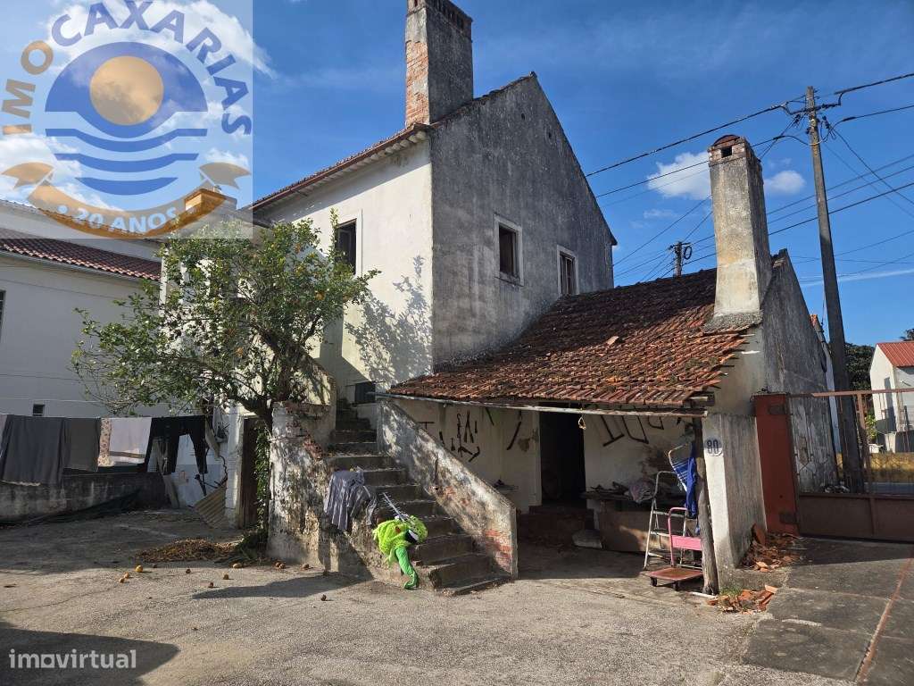 Moradia Rústica com Pátio e Anexos para Recuperar - Urqueira, Ourém - Grande imagem: 5/43