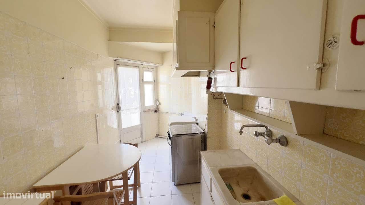 Apartamento T2 em Avenidas Novas com elevador-3