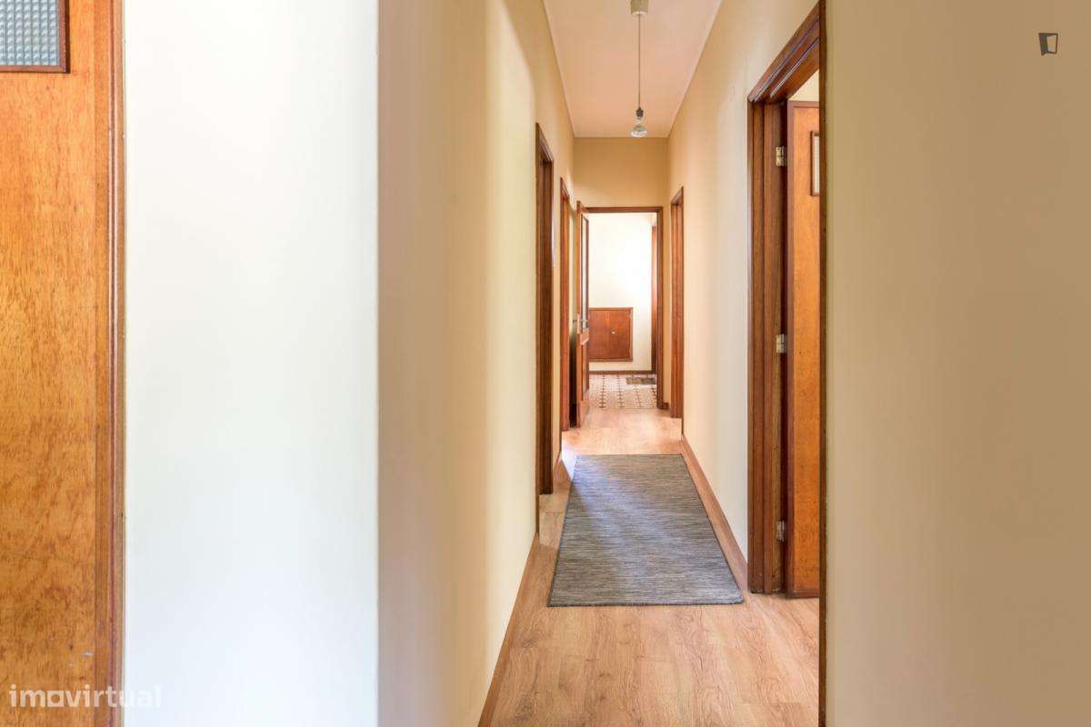 Quarto - localizado em São Mamede de Infesta Porto - Grande imagem: 2/7