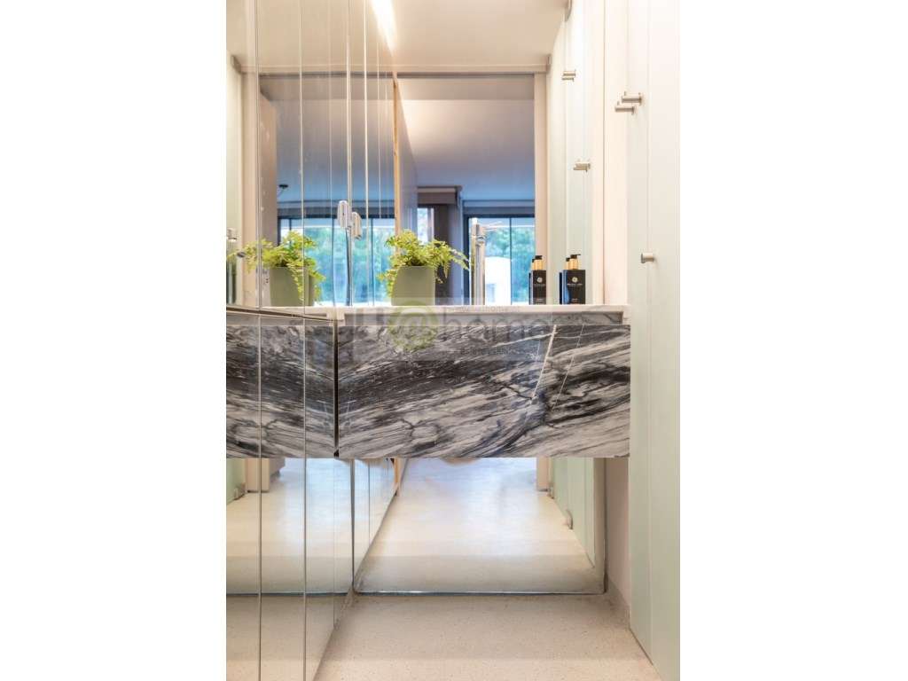 Estúdio em condomínio com piscina na avenida da Liberdade-11