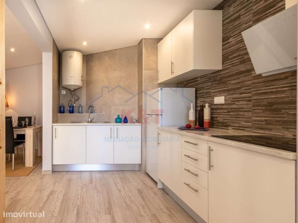 T2 remodelado na 1ª linha da Praia da Rocha-14