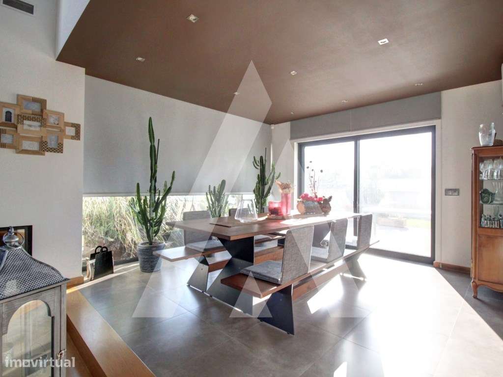 Moradia T4 de Luxo em Oliveira do Bairro-5