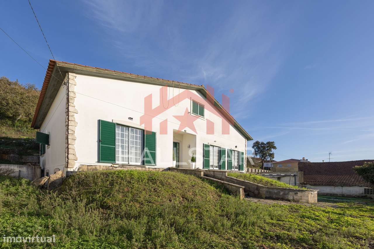 Moradia T3 Isolada / Aquecimento Central / Torre-31