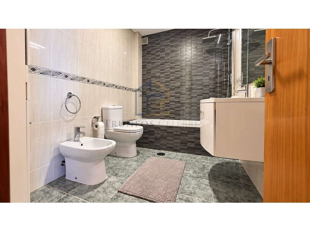 Apartamento T3 Renovado com Suíte e Garagem Fechada | Vila do Conde-8