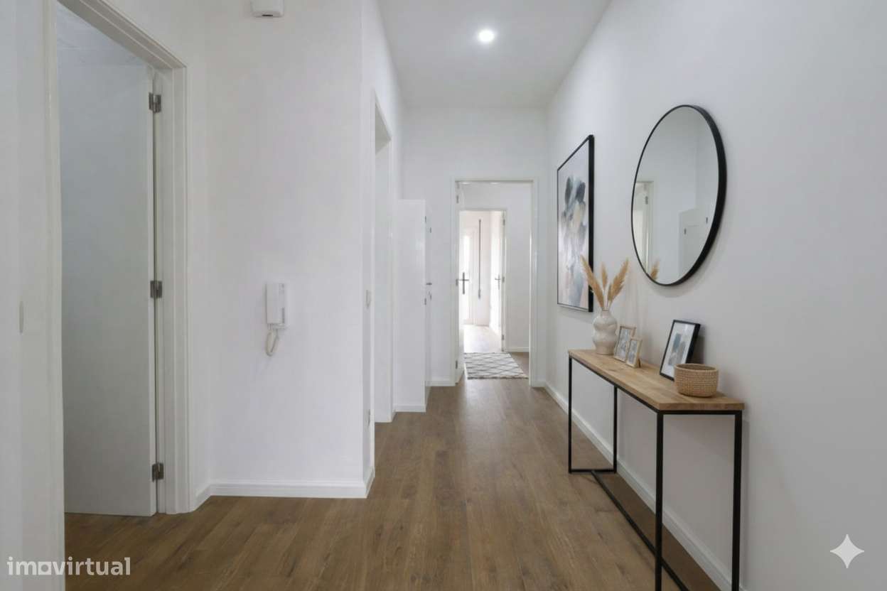 T3 | Varandas | Box | 2 WC's | Excelente localização | 100% Renovado-3