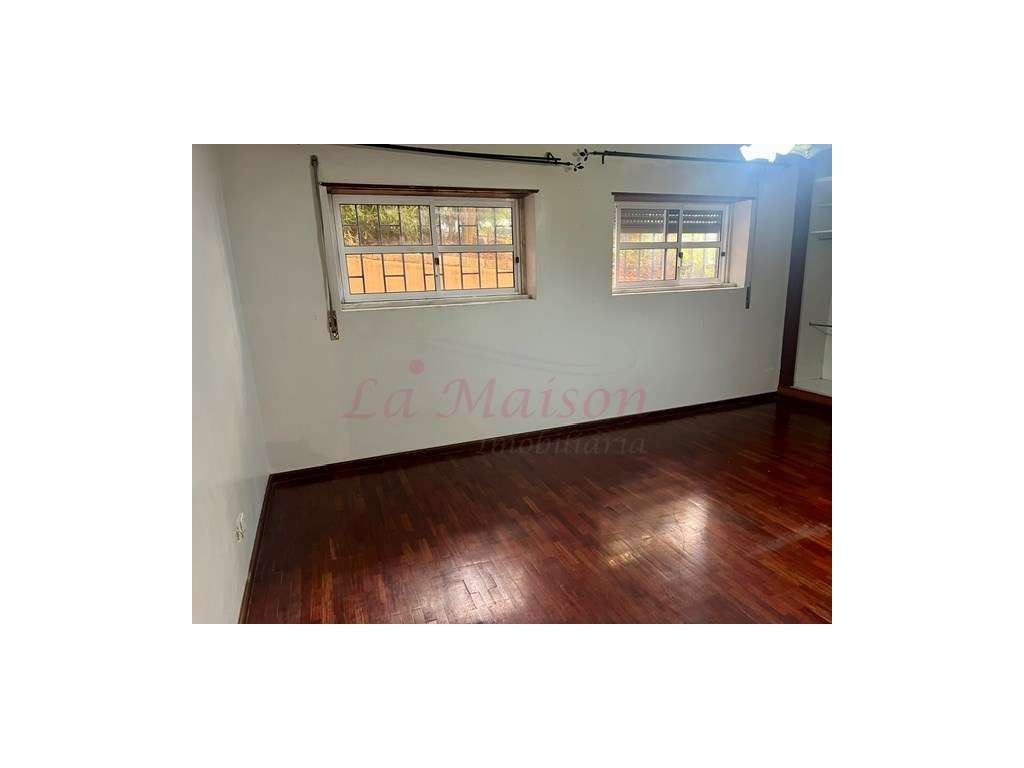 Apartamento T2 na Tapada das Mercês-12