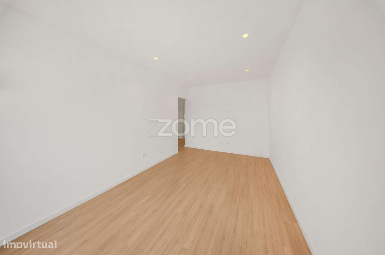 T3 Renovado a 5 Minutos da Praia, São João do Estoril-10