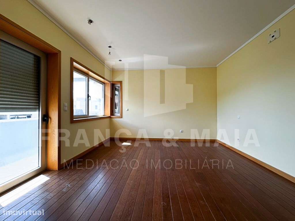 Moradia T3 Renovada com Áreas Excepcionais e Potencial até T5 em Pe...-26