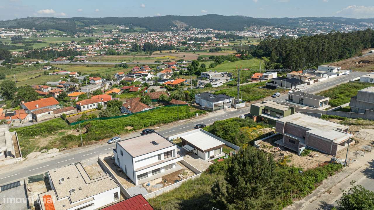 Terreno Exclusivo em Loteamento de Luxo – Ruivães, Vila Nova de Fam...-11