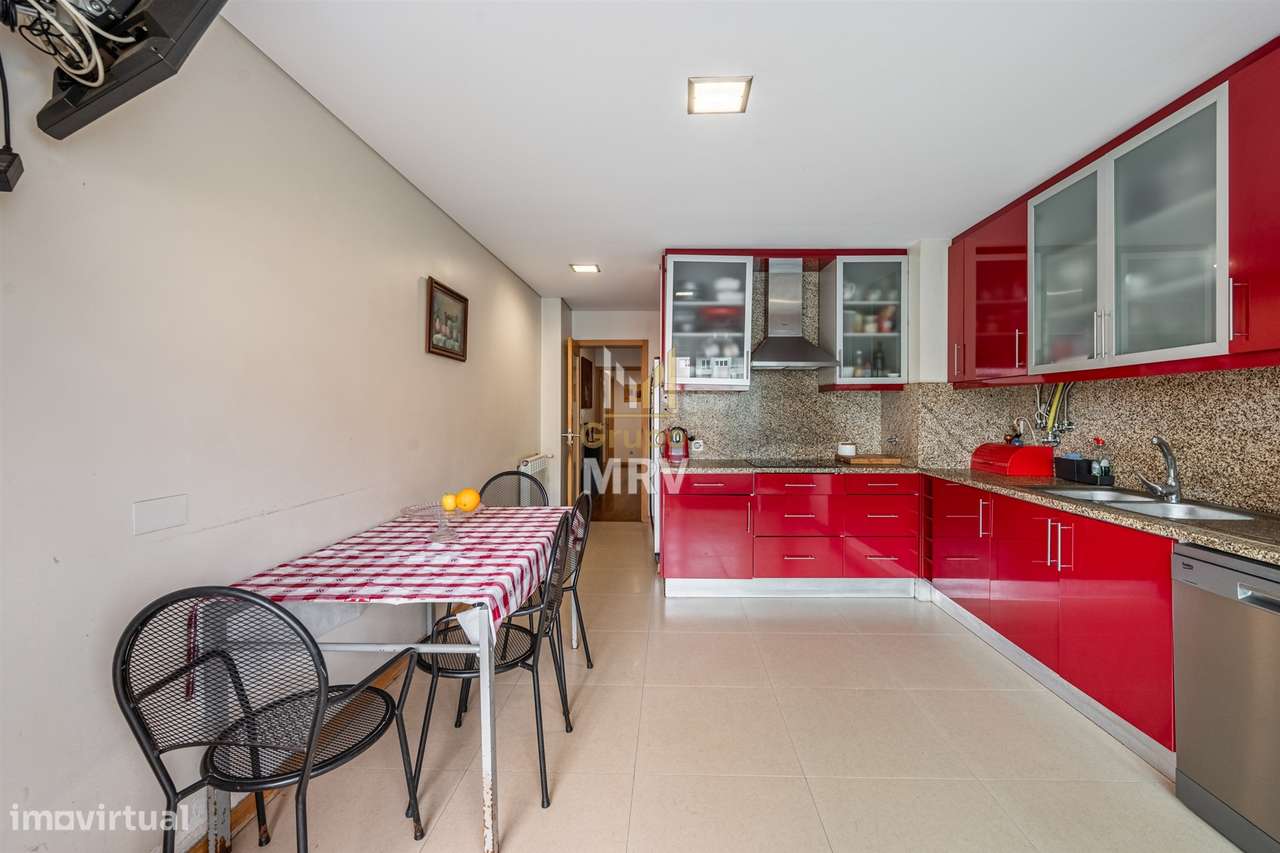 Excelente Apartamento T3 em Lamaçães-22