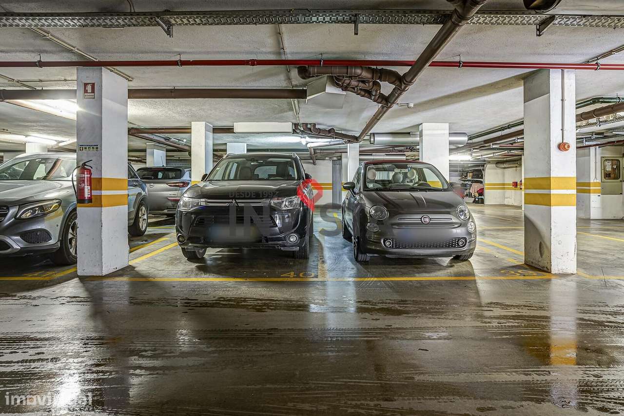 Apartamento T4 com 202,05m2 no Condomínio Fechado OMNIA IV-25