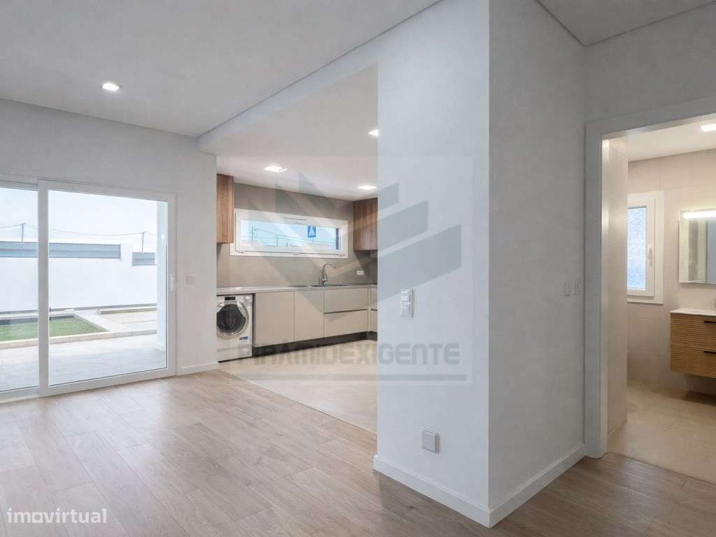 Moradia Isolada, Nova, 3 Suítes, Piscina, Perto de Tudo! - Grande imagem: 2/20