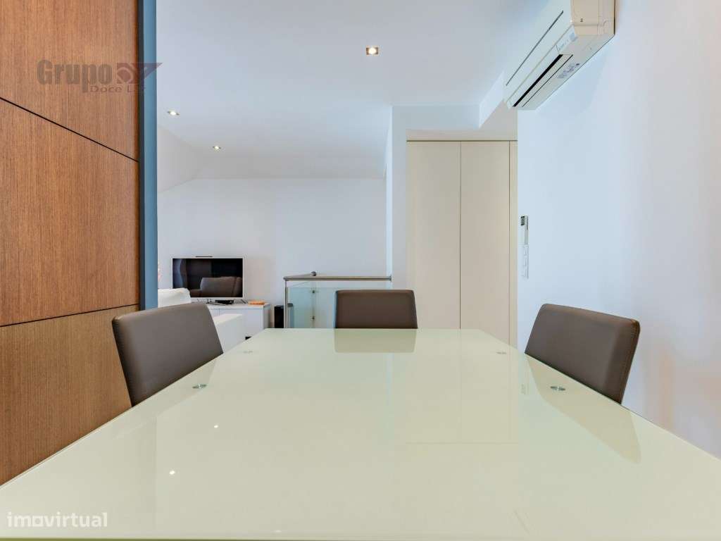 T2 Duplex Exclusivo a 150m da Praia com Vista Mar e Castelo- Sesimbra-26