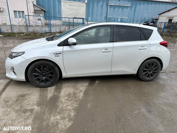 Toyota Auris 1.8 L VVT-i HSD Sol - 2