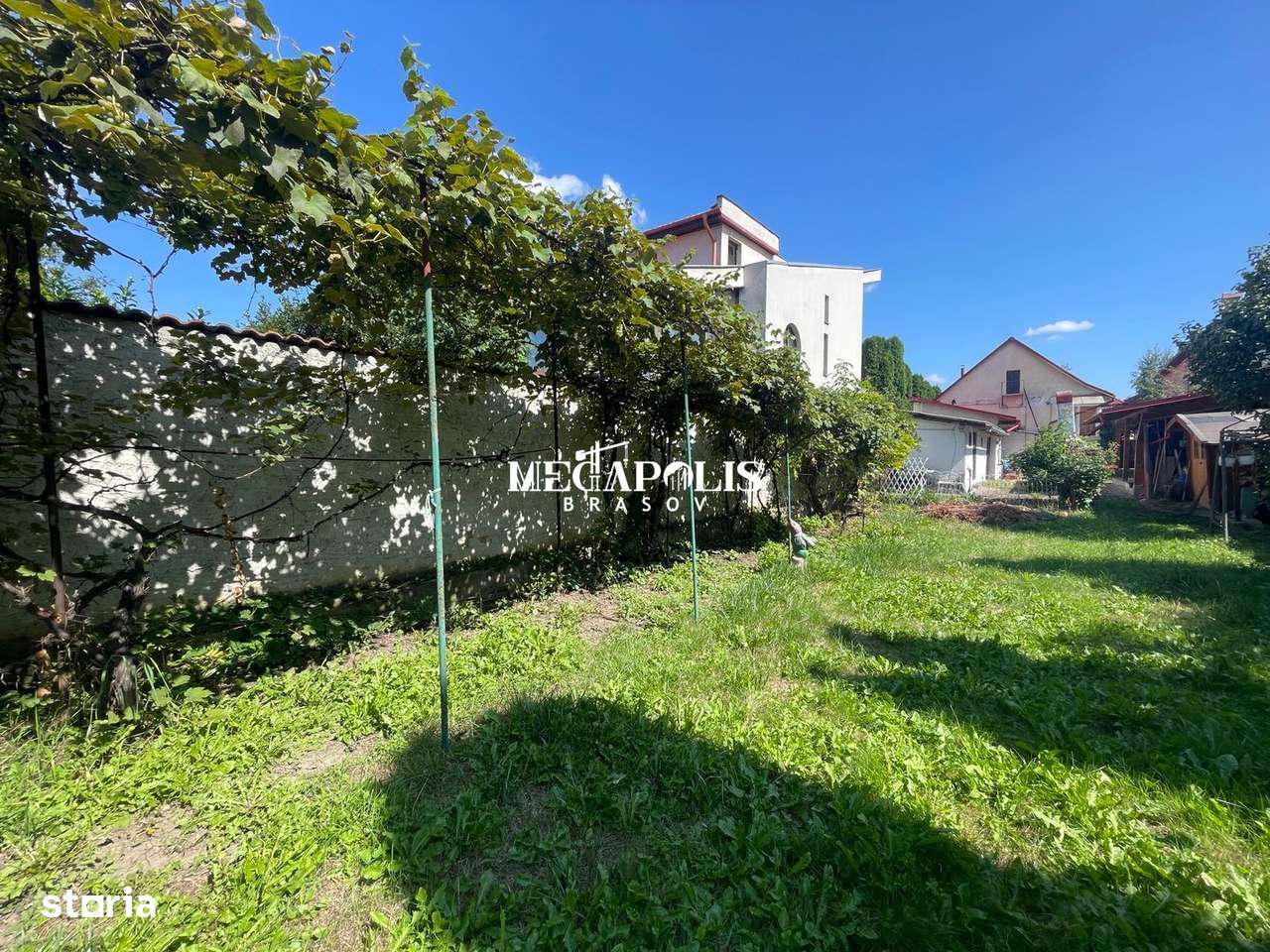 2 Case intr-o Curte/Zona Ultracentrala/Pretabil activitati Comerciale - Imagine principală: 3/17