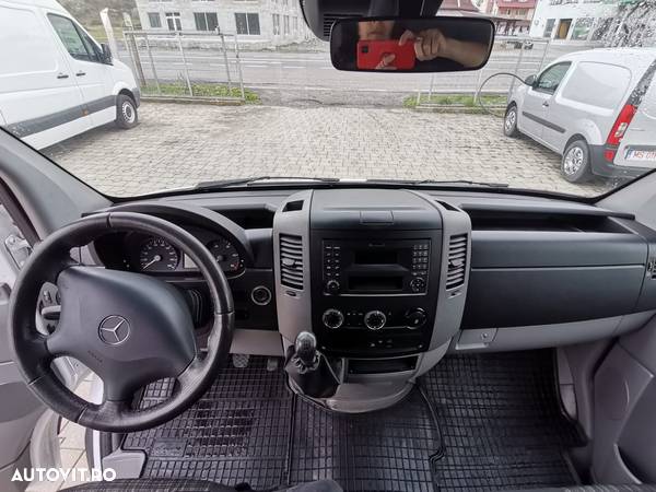 Mercedes-Benz Sprinter 313 CDI Mijlociu + Înalt An 2016 Climă Scaun pernă aer Talpă spate de urcare Stare impecabilă - 7