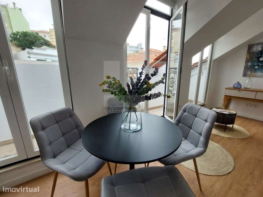 Apartamento T2 recuperado, 3 andar, vista de rio, próximo do Panteã... - Grande imagem: 4/25